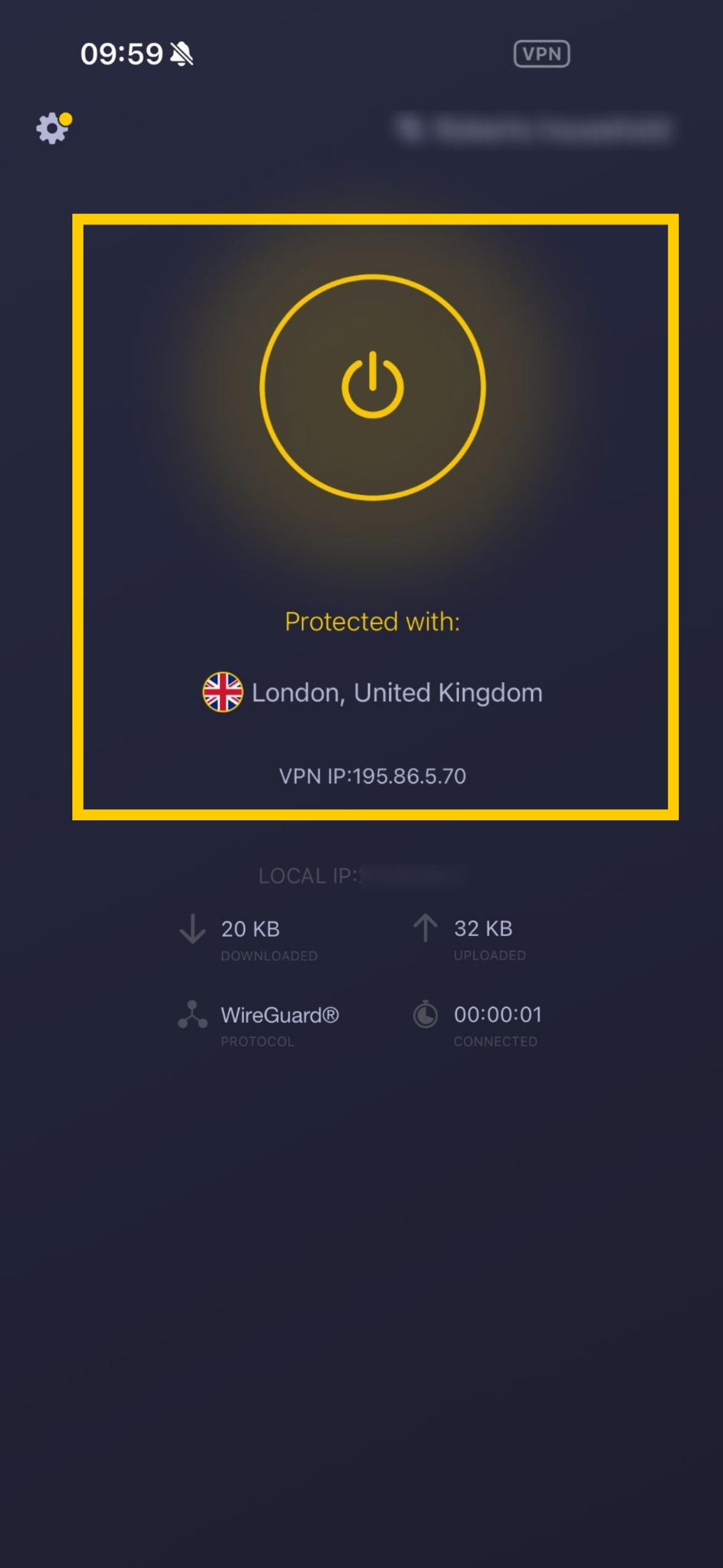 Écran d’accueil de CyberGhost VPN sur iOS, montrant la connexion à un serveur.