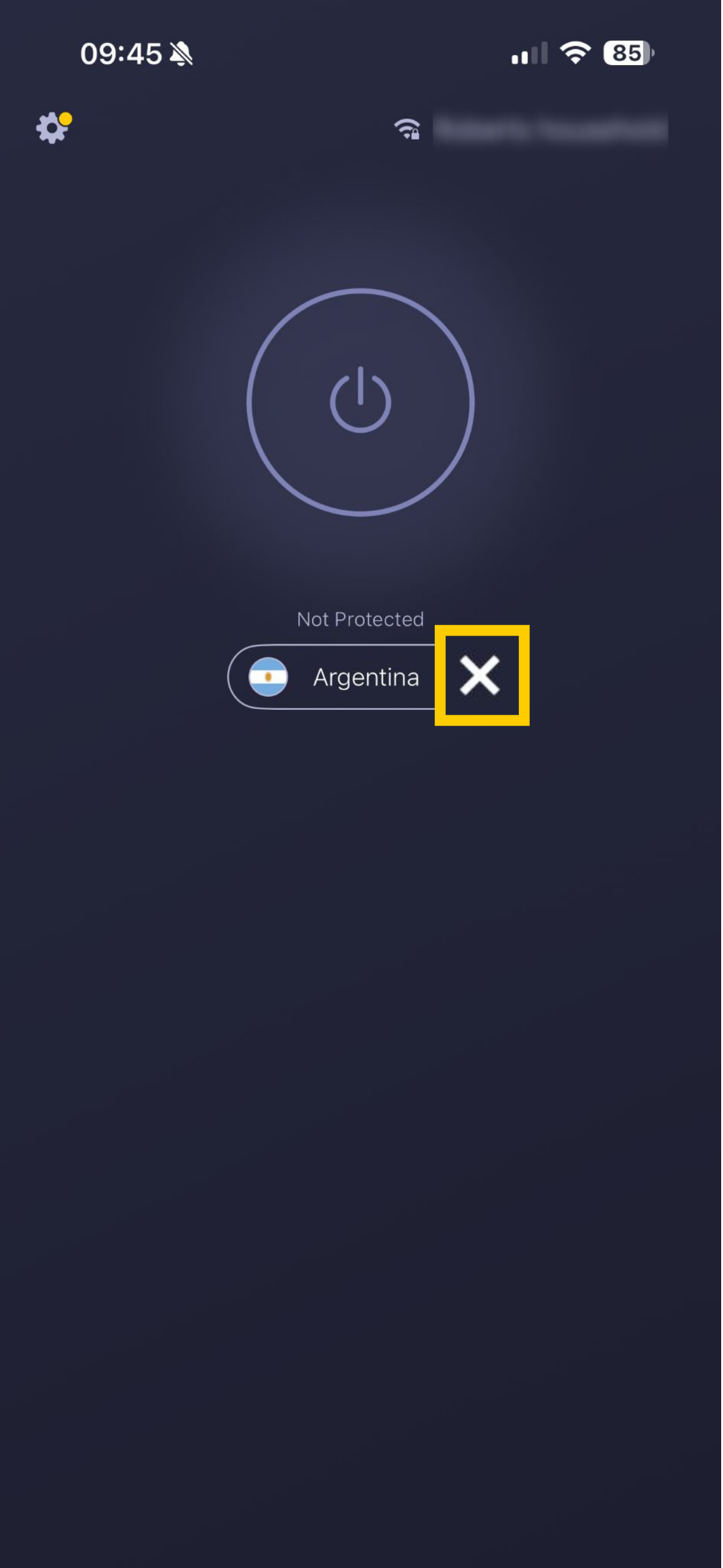 Application CyberGhost VPN avec un bouton X mis en évidence à côté d'un serveur.