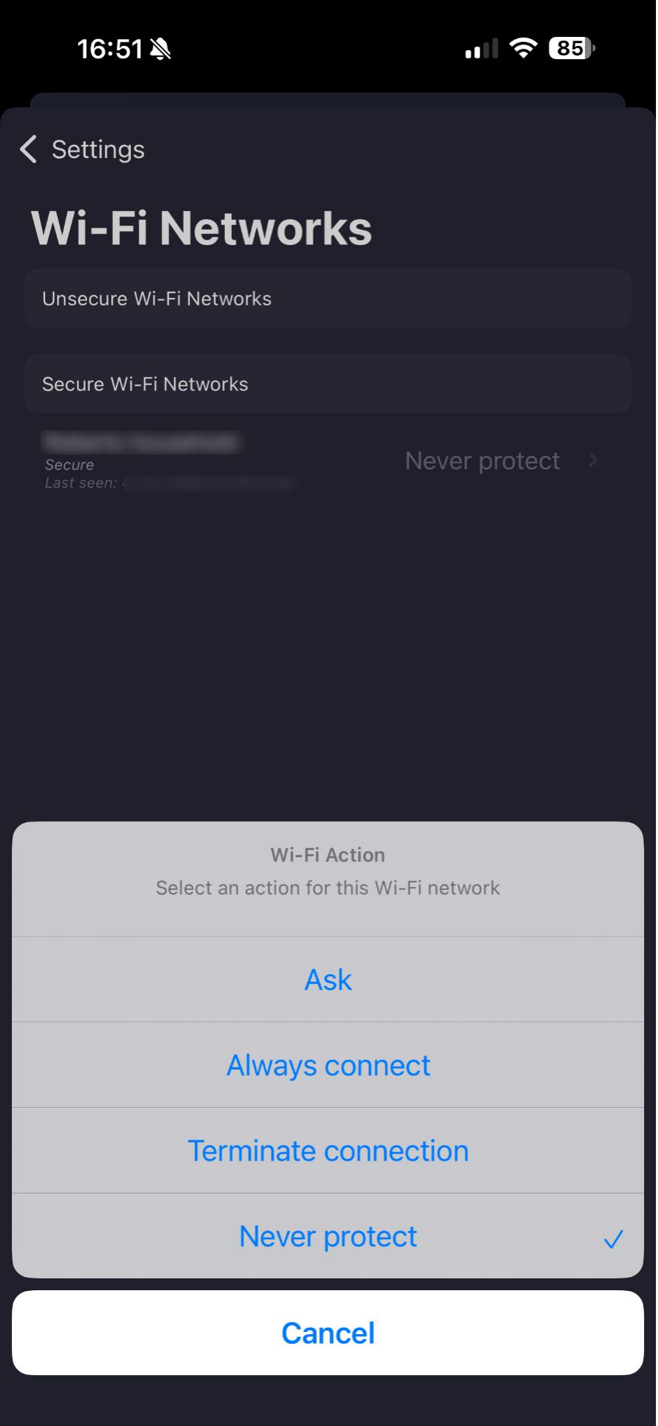 Paramètres Wi-Fi de CyberGhost VPN affichant les règles de connexion.