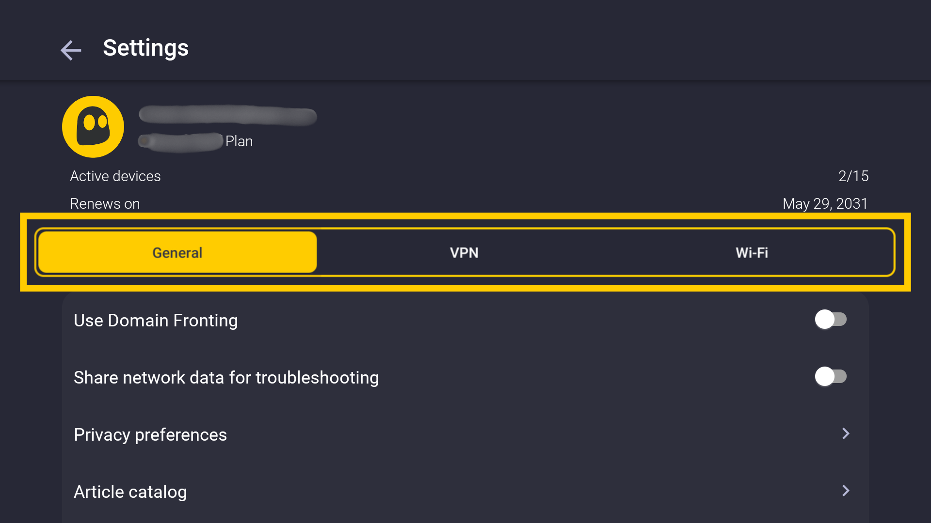 Le menu des paramètres de CyberGhost, avec un encadré jaune mettant en évidence les onglets de navigation Général, VPN et Wi-Fi.