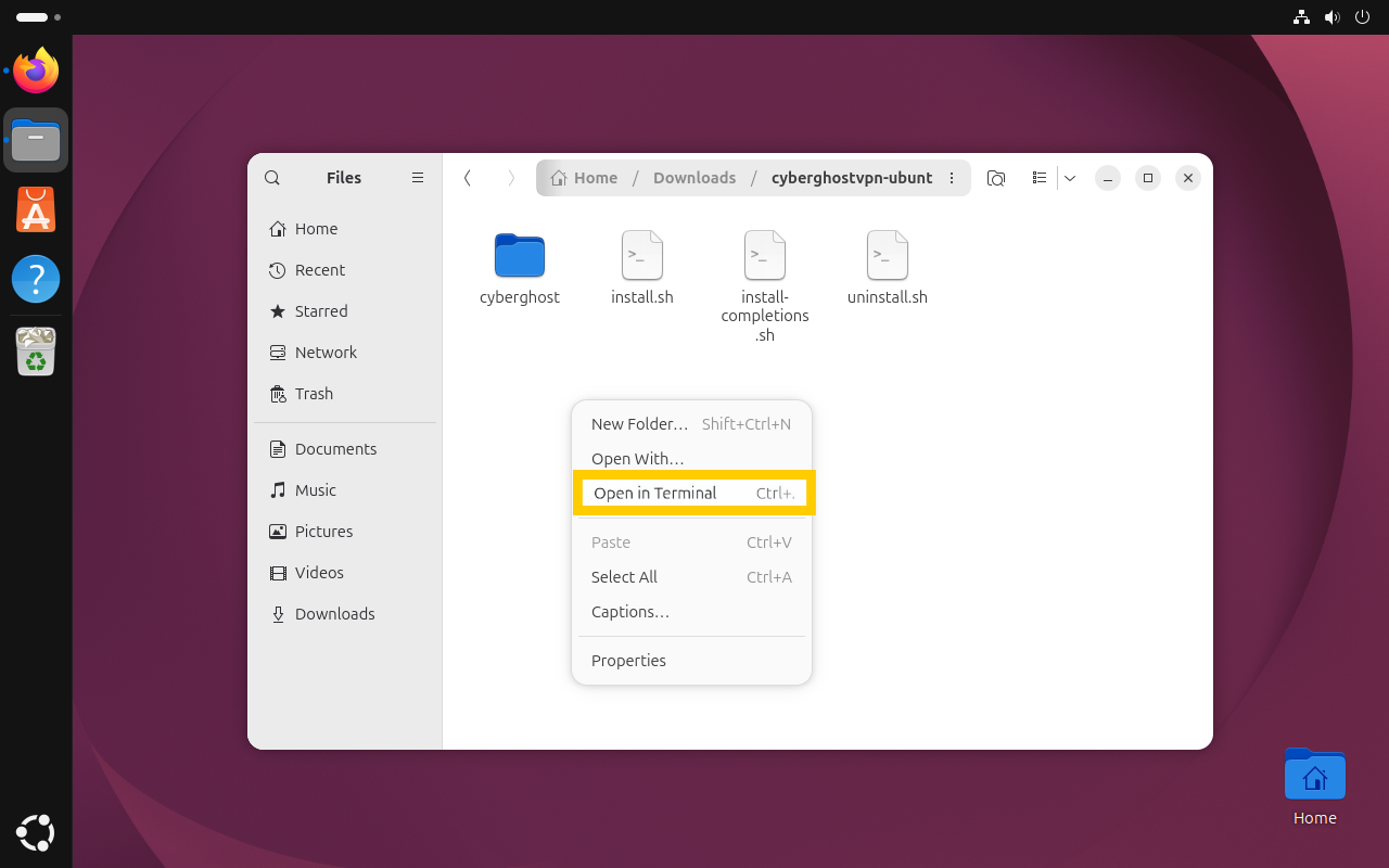 Gestionnaire de fichiers avec le dossier CyberGhost extrait, et l'option Ouvrir dans le Terminal du menu contextuel (clic droit) mise en évidence dans un cadre jaune.