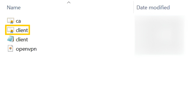 Fichiers trouvés dans un dossier de configuration de serveur CyberGhost VPN. Le fichier client.crt est mis en évidence.
